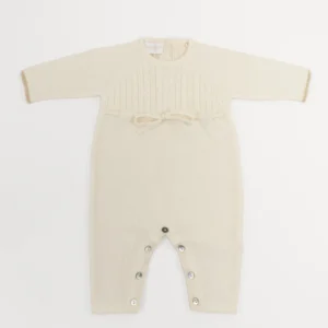 MILANO 100% kašmyro romperis kūdikiui – tyras baltas švelnumas, kuris užburia nuo pirmo prisilietimo
